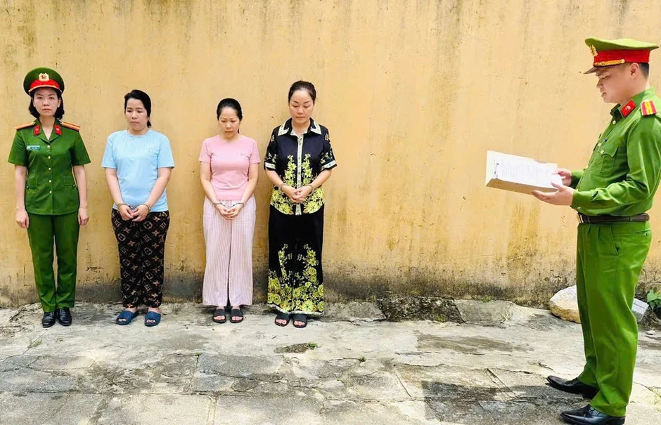Thêm ba chủ tiệm vàng lớn ở TP HCM liên quan buôn lậu kim cương Thêm ba chủ tiệm vàng lớn ở TP HCM liên quan buôn lậu kim cương