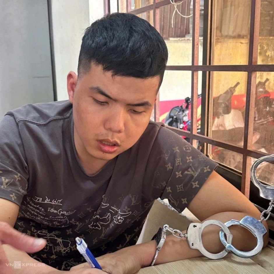 Thêm người bị bắt trong vụ 'boong ke' ma túy ở Quảng Ngãi Thêm người bị bắt trong vụ 'boong ke' ma túy ở Quảng Ngãi