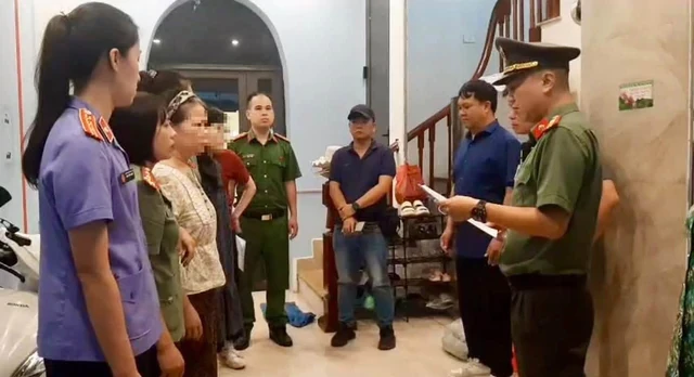 Thi hành lệnh bắt tạm giam người phụ nữ livestram Nguyễn Thị Ngọc SN 1966 Thi hành lệnh bắt tạm giam người phụ nữ livestram Nguyễn Thị Ngọc SN 1966