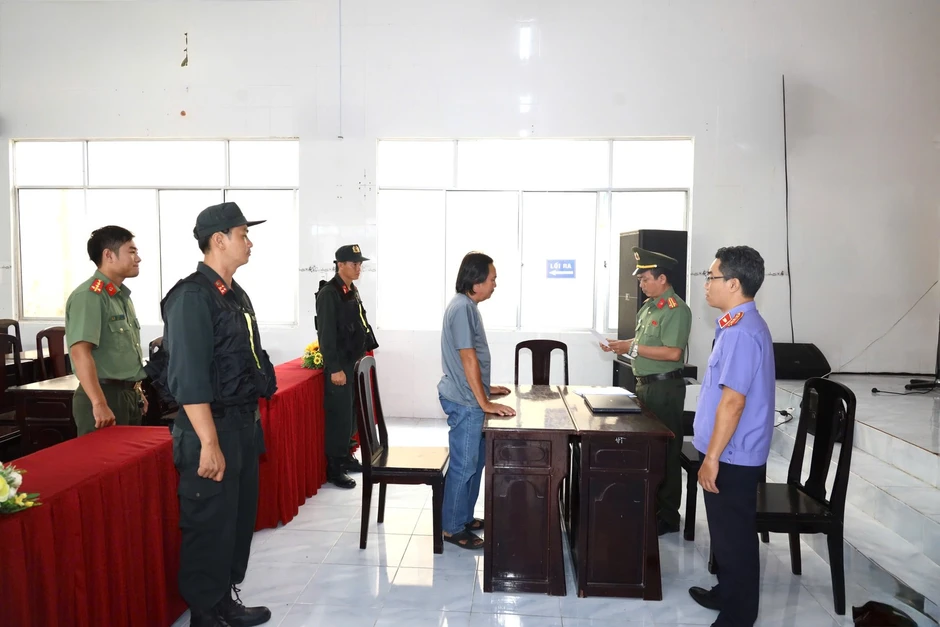 Thi hành lệnh khám xét, bắt tạm giam Nguyễn Ngọc Thảo SN 1973 Thi hành lệnh khám xét, bắt tạm giam Nguyễn Ngọc Thảo SN 1973