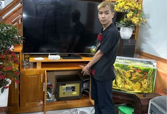 Thi hành lệnh khám xét chỗ ở, tạm giữ sinh viên Thân Văn Nam