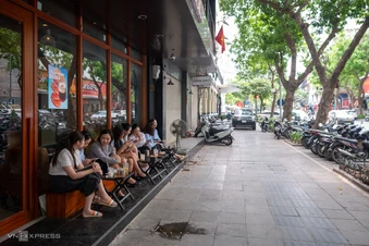 Thích ứng mưu sinh khi công an siết phạt lấn chiếm vỉa hè