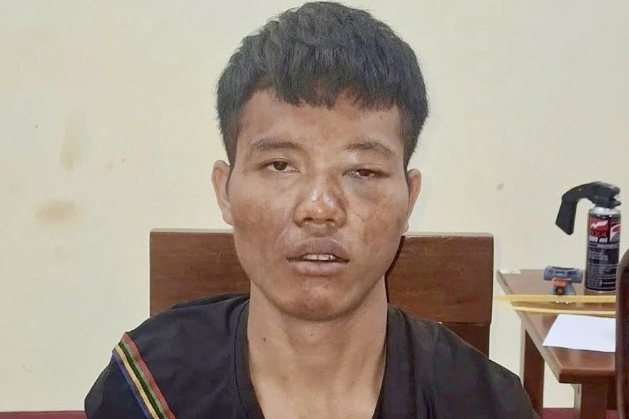 Thiếu niên 13 tuổi bị đâm tử vong sau lời nhờ lấy sạc điện thoại Thiếu niên 13 tuổi bị đâm tử vong sau lời nhờ lấy sạc điện thoại