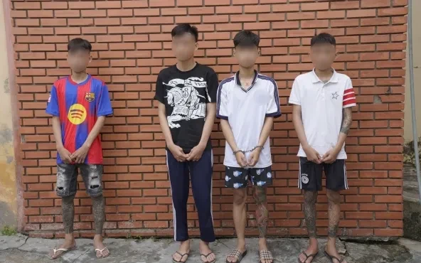 Thiếu niên 17 tuổi bị đâm tử vong ở quán cà phê: Một phút nóng giận, nhiều người vướng lao lý Thiếu niên 17 tuổi bị đâm tử vong ở quán cà phê: Một phút nóng giận, nhiều người vướng lao lý
