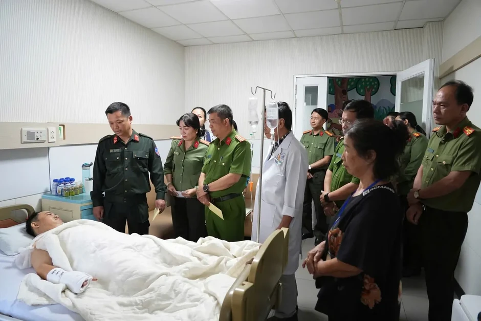 Thiếu tá Công an bị đâm trọng thương khi xử lý va chạm giao thông ở Mũi Né