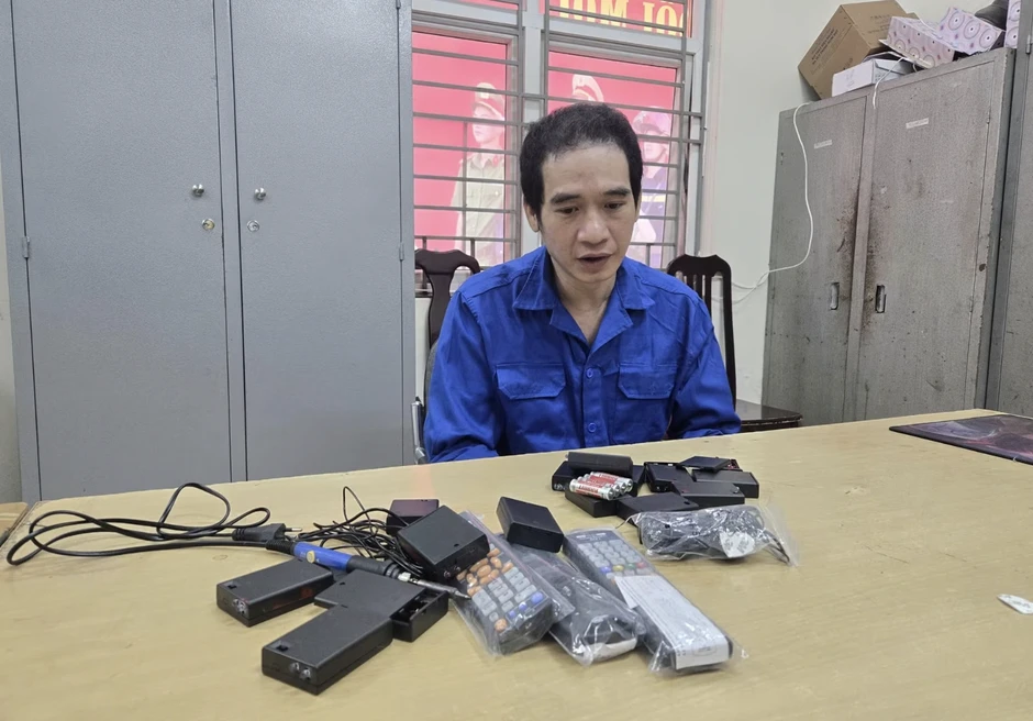 Thủ đoạn của tài xế chế thiết bị hack hệ thống giám sát của Xanh SM Thủ đoạn của tài xế chế thiết bị hack hệ thống giám sát của Xanh SM