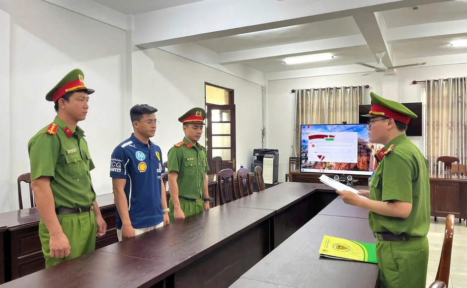 Thu giữ gần 2.000 sản phẩm thời trang giả thương hiệu nổi tiếng Thu giữ gần 2.000 sản phẩm thời trang giả thương hiệu nổi tiếng