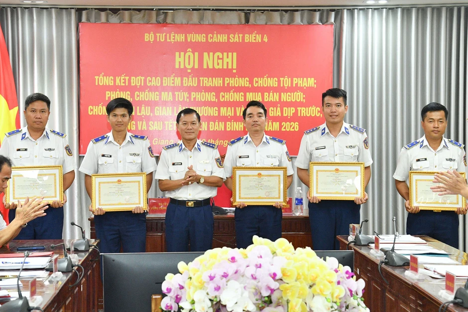Thu giữ hơn 360.000 lít dầu DO vận chuyển trái phép trên biển