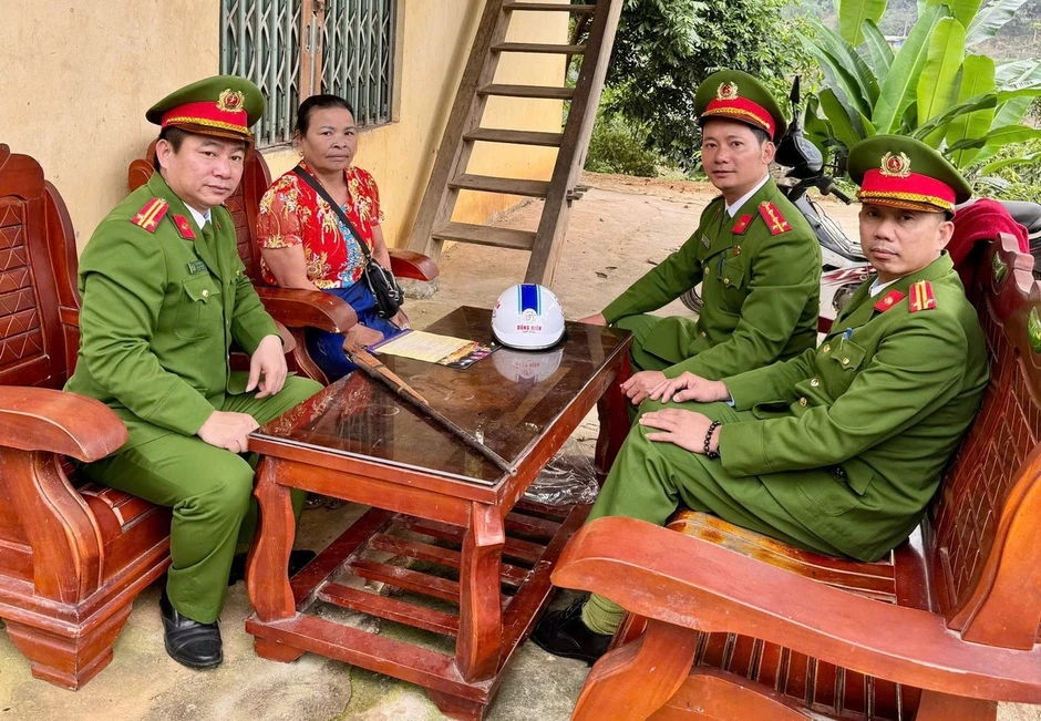 Thu hồi hàng loạt vũ khí 'nóng' ở các xã miền núi Nghệ An Thu hồi hàng loạt vũ khí 'nóng' ở các xã miền núi Nghệ An