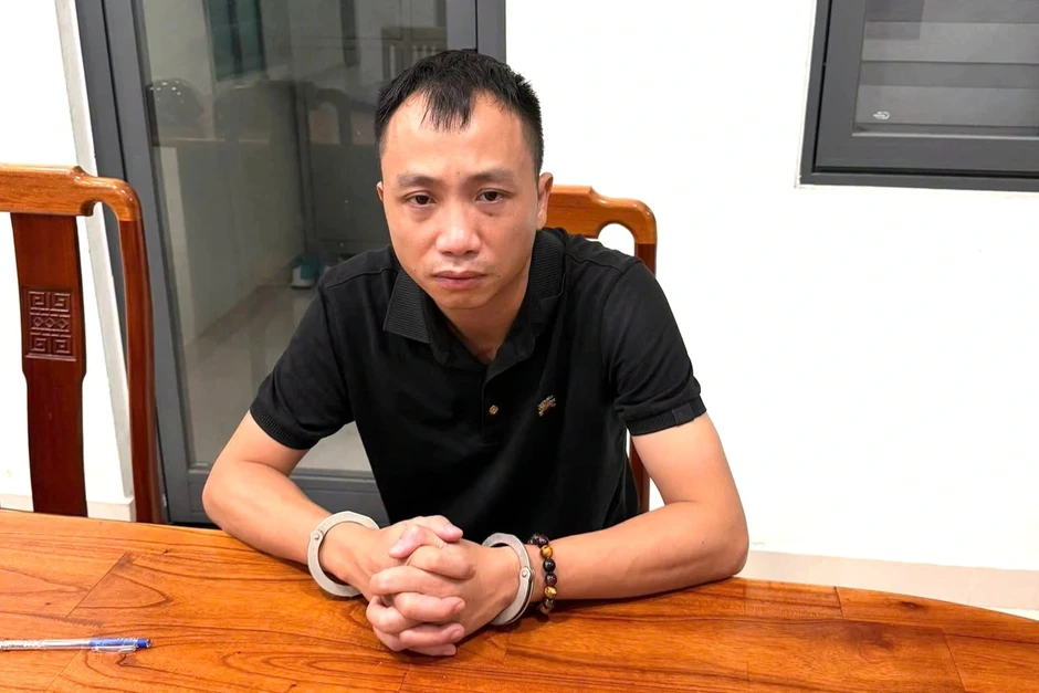 Thuê ô tô tự lái, sửa giấy đăng ký rồi chạy thẳng đến tiệm cầm đồ Thuê ô tô tự lái, sửa giấy đăng ký rồi chạy thẳng đến tiệm cầm đồ