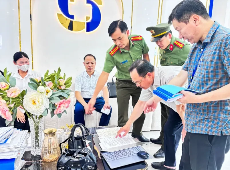 Thuê shipper, người học hết lớp 9 giả bác sĩ làm thủ thuật thẩm mỹ Thuê shipper, người học hết lớp 9 giả bác sĩ làm thủ thuật thẩm mỹ