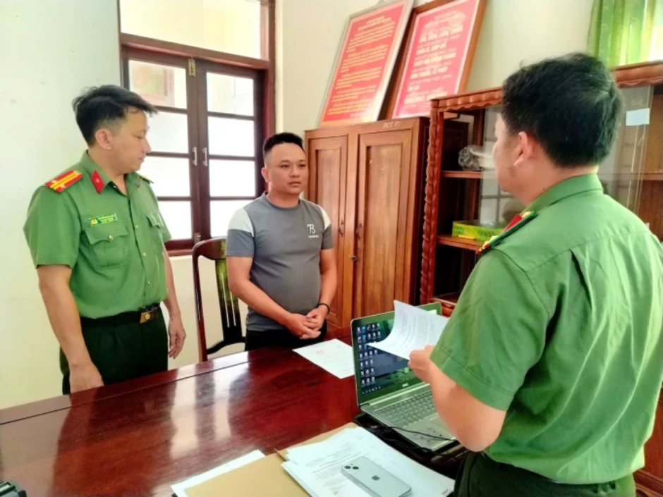 Thuyền trưởng đưa tàu sang Philippines đánh cá bị khởi tố Thuyền trưởng đưa tàu sang Philippines đánh cá bị khởi tố