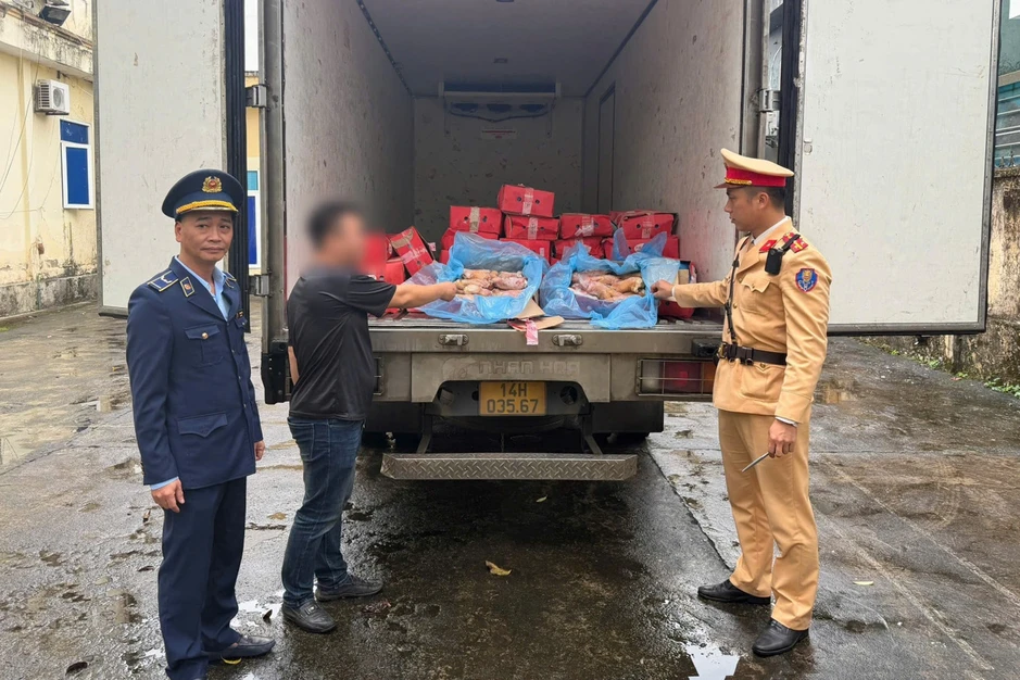 Tiêu hủy 300kg chân giò lợn không được kiểm dịch