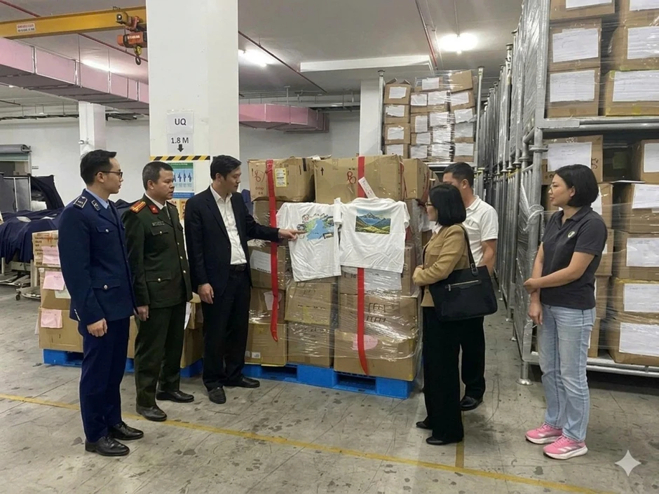 Tiêu hủy 6.000 áo phông, phạt doanh nghiệp hơn 22 triệu đồng Tiêu hủy 6.000 áo phông, phạt doanh nghiệp hơn 22 triệu đồng