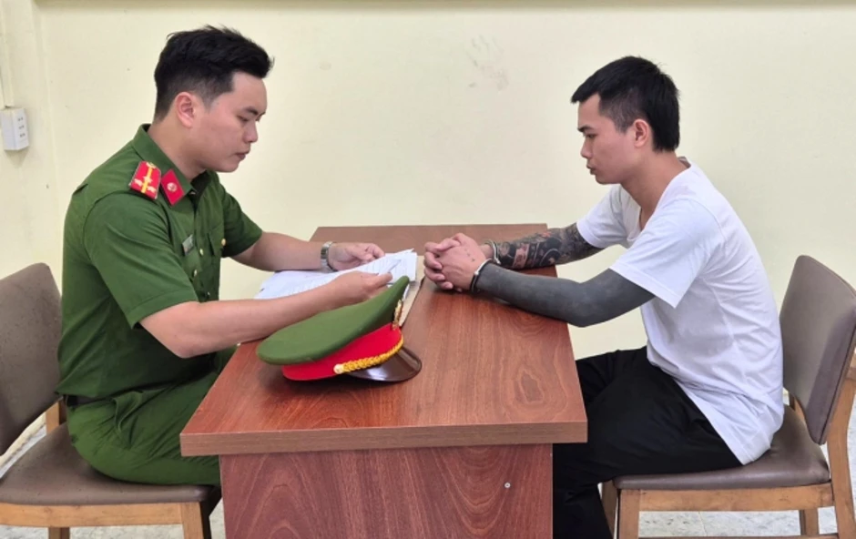 TikToker 'Tàng keng Ông Trùm' bị truy tố vì video kỳ thị vùng miền TikToker 'Tàng keng Ông Trùm' bị truy tố vì video kỳ thị vùng miền