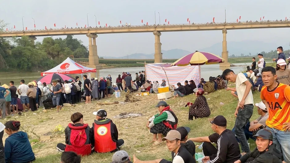 Tìm thấy thi thể cô gái dưới sông sau 1 ngày phát hiện ô tô để trên cầu