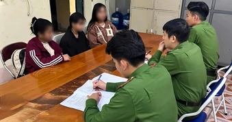 Tin việc lương 10 triệu đồng/tháng, 3 nữ sinh bỏ học đi làm suýt bị lừa