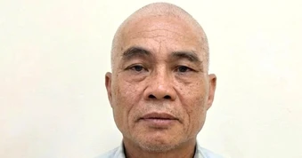 Tình huống pháp lý vụ cố tình đỗ ô tô chắn ngang cổng trạm CSGT