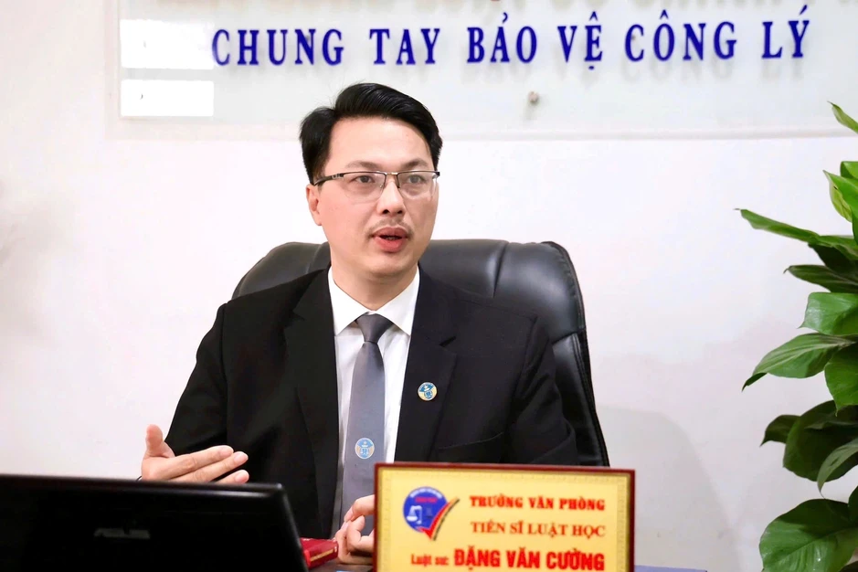 Tình huống pháp lý vụ cố tình đỗ ô tô chắn ngang cổng trạm CSGT Tình huống pháp lý vụ cố tình đỗ ô tô chắn ngang cổng trạm CSGT