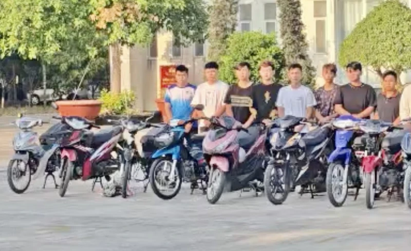 Tổ chức đua xe liên tỉnh, hàng chục đối tượng bị khởi tố Tổ chức đua xe liên tỉnh, hàng chục đối tượng bị khởi tố