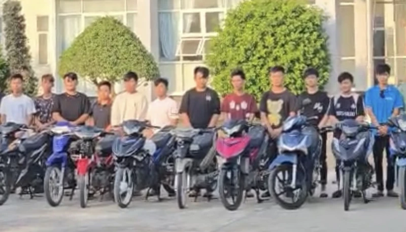 Tổ chức đua xe liên tỉnh, hàng chục đối tượng bị khởi tố Tổ chức đua xe liên tỉnh, hàng chục đối tượng bị khởi tố