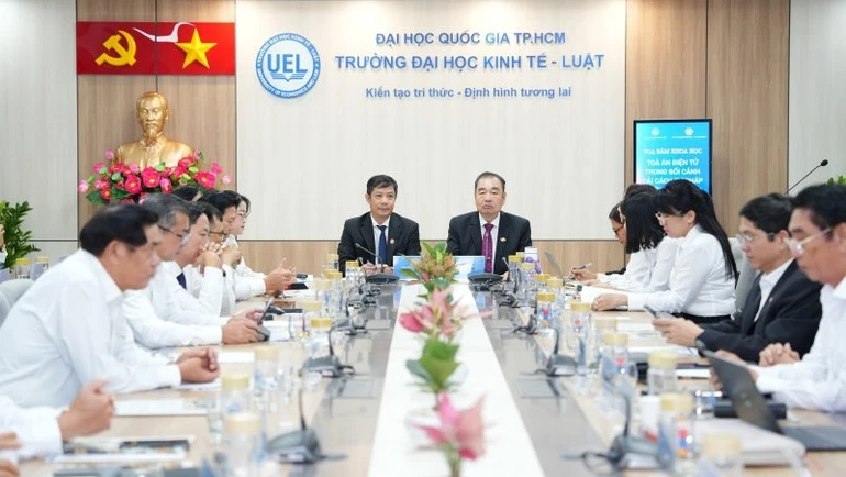 Tòa án điện tử trong bối cảnh cải cách tư pháp ở Việt Nam Tòa án điện tử trong bối cảnh cải cách tư pháp ở Việt Nam