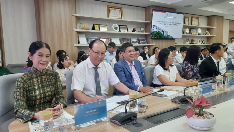 Tòa án điện tử trong bối cảnh cải cách tư pháp ở Việt Nam Tòa án điện tử trong bối cảnh cải cách tư pháp ở Việt Nam
