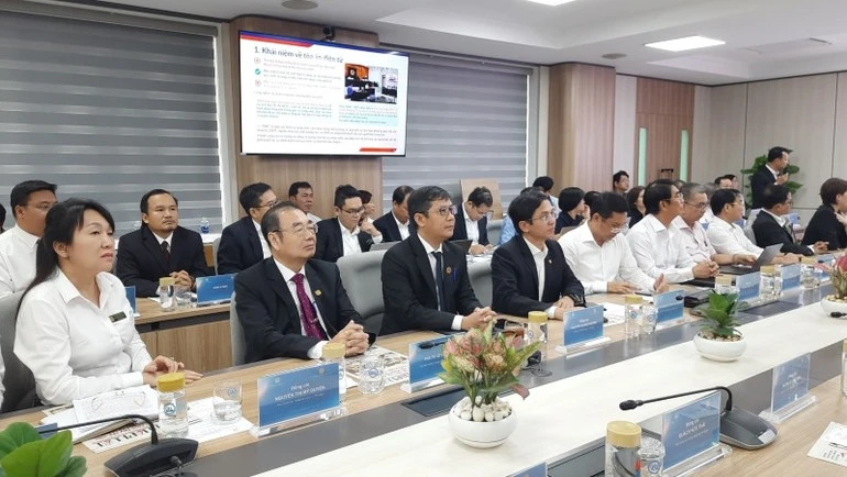 Tòa án điện tử trong bối cảnh cải cách tư pháp ở Việt Nam Tòa án điện tử trong bối cảnh cải cách tư pháp ở Việt Nam