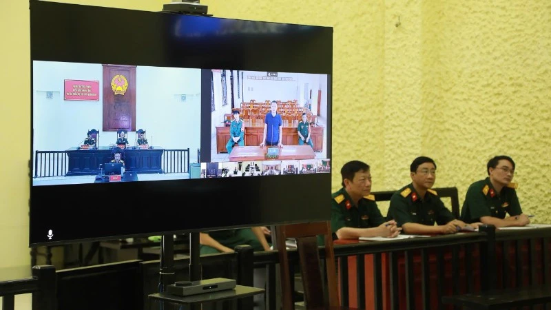 Tòa án quân sự khu vực Quân khu 1 xét xử trực tuyến vụ án "Cướp tài sản"