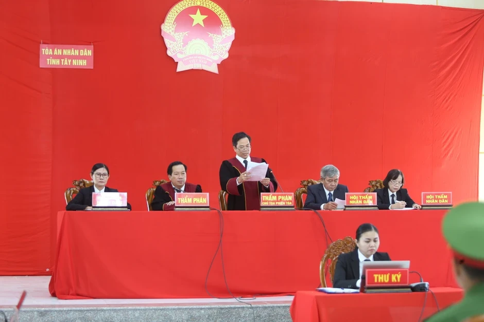 Tòa tuyên án tử hình kẻ sát hại 3 người trong gia đình người tình ở Tây Ninh Tòa tuyên án tử hình kẻ sát hại 3 người trong gia đình người tình ở Tây Ninh