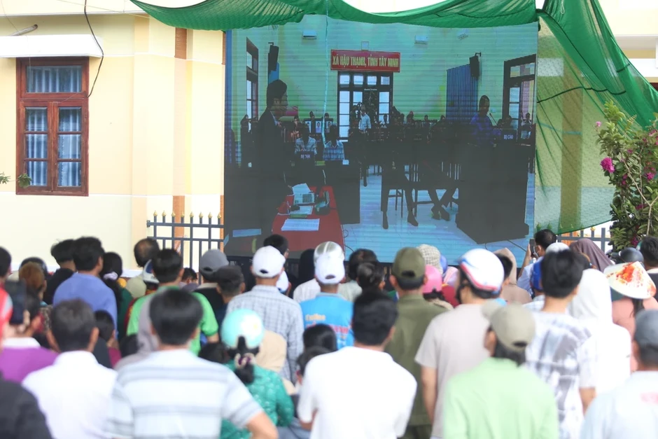 Tòa tuyên án tử hình kẻ sát hại 3 người trong gia đình người tình ở Tây Ninh Tòa tuyên án tử hình kẻ sát hại 3 người trong gia đình người tình ở Tây Ninh