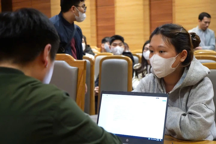 Toàn cảnh chuyên án đánh sập 'đế chế' bóng đá lậu, bắt giữ 'ông trùm' Xôi Lạc TV Toàn cảnh chuyên án đánh sập 'đế chế' bóng đá lậu, bắt giữ 'ông trùm' Xôi Lạc TV