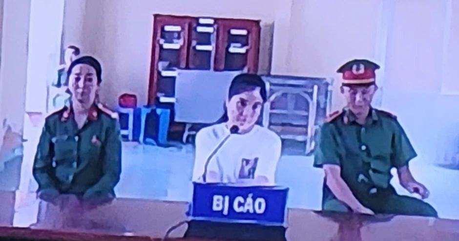 Tội lỗi của người đàn bà giết người tình bằng xyanua rồi lao xe xuống vực Tội lỗi của người đàn bà giết người tình bằng xyanua rồi lao xe xuống vực