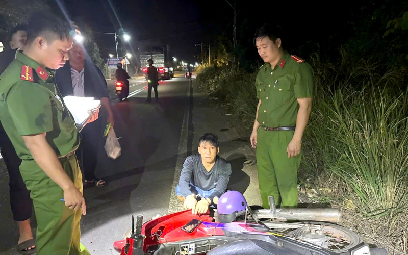 Tóm tên cướp chuyên canh đường những nữ công nhân đi làm về khuya Tóm tên cướp chuyên canh đường những nữ công nhân đi làm về khuya
