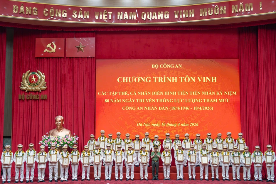 Tôn vinh 80 điển hình lực lượng Tham mưu CAND Tôn vinh 80 điển hình lực lượng Tham mưu CAND