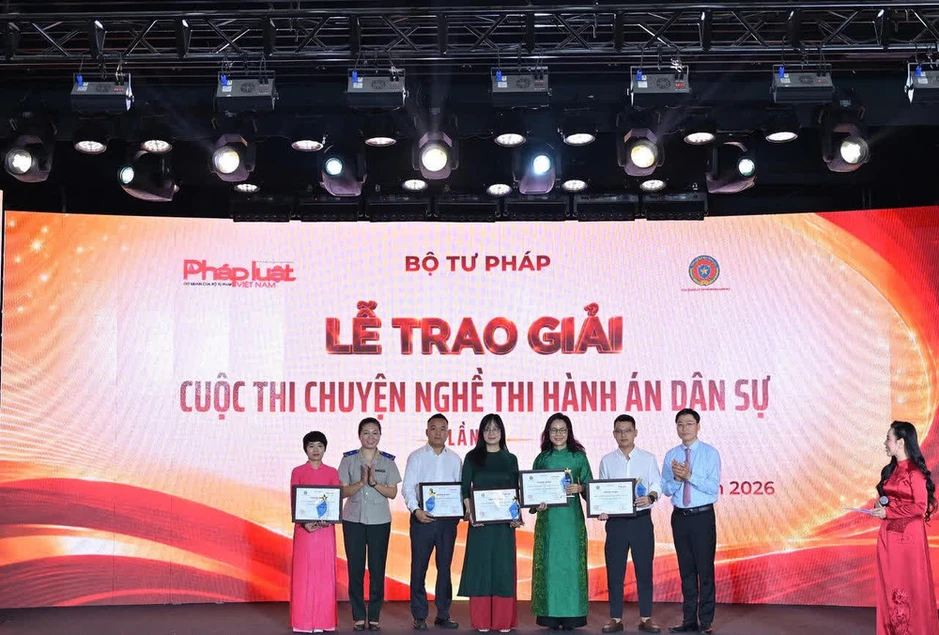 Tôn vinh các tác phẩm xuất sắc đoạt giải về chuyện nghề thi hành án dân sự Tôn vinh các tác phẩm xuất sắc đoạt giải về chuyện nghề thi hành án dân sự