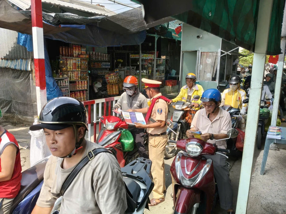 TP Hồ Chí Minh: Đảm bảo an toàn giao thông đường thủy dịp lễ 30/4 và 1/5 TP Hồ Chí Minh: Đảm bảo an toàn giao thông đường thủy dịp lễ 30/4 và 1/5