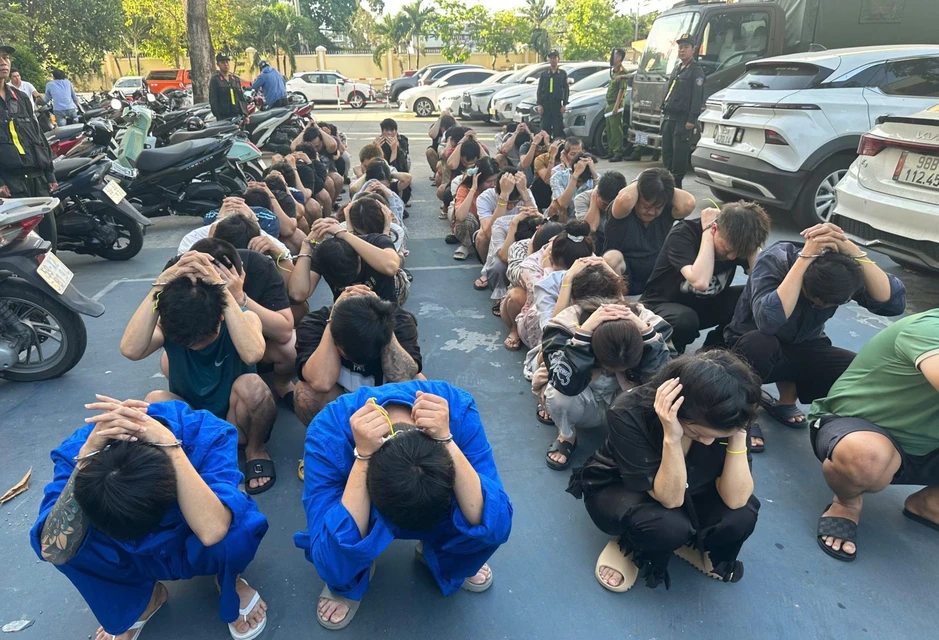 TP Hồ Chí Minh triệt phá đường dây ma túy liên tỉnh, bắt giữ 140 đối tượng TP Hồ Chí Minh triệt phá đường dây ma túy liên tỉnh, bắt giữ 140 đối tượng