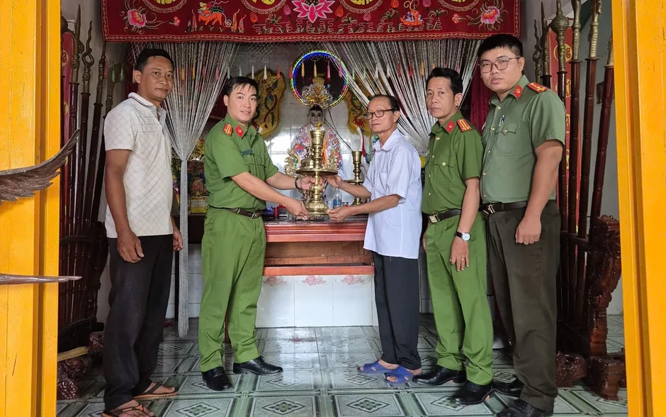TP Hồ Chí Minh: Trộm phá cửa Miếu Bà Chúa Xứ lấy nhiều tài sản TP Hồ Chí Minh: Trộm phá cửa Miếu Bà Chúa Xứ lấy nhiều tài sản