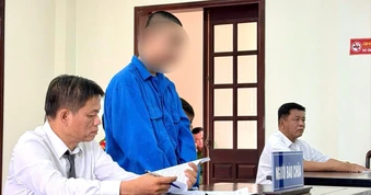 TP.HCM: 1 bị can bị cấm đến quán karaoke, quán nhậu thay vì bị xử tội hình sự