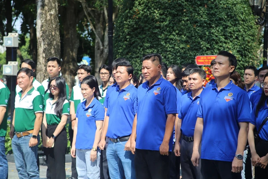 TP.HCM: Chi đoàn TAND khu vực 2, khu vực 5 trao học bổng, quà tặng cho học sinh, gia đình chính sách TP.HCM: Chi đoàn TAND khu vực 2, khu vực 5 trao học bổng, quà tặng cho học sinh, gia đình chính sách