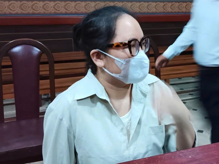 TPHCM: Chiêu trò của nữ "thầy bói" 9X kiếm 28,1 tỉ đồng trong hơn 1 năm TPHCM: Chiêu trò của nữ "thầy bói" 9X kiếm 28,1 tỉ đồng trong hơn 1 năm