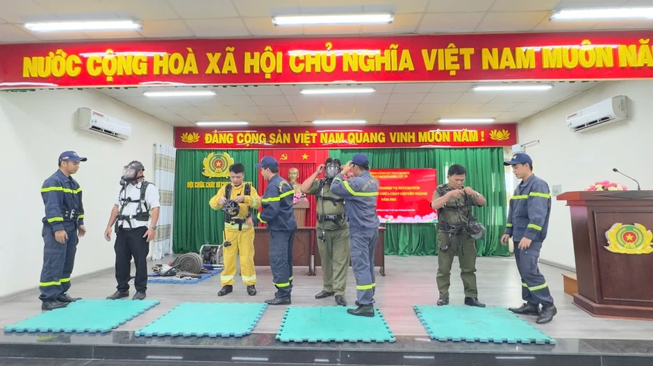 TP.HCM: Huấn luyện PCCC chuyên ngành tại các khu công nghiệp TP.HCM: Huấn luyện PCCC chuyên ngành tại các khu công nghiệp