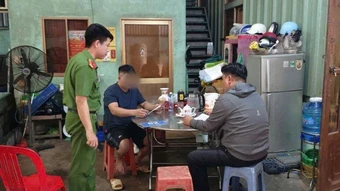 TP.HCM: Phạt nguội người xả rác bừa bãi qua camera giám sát ở Bình Chánh