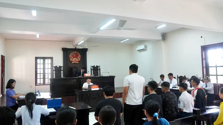TP.HCM: Tòa án đầu tiên áp dụng biện pháp xử lý chuyển hướng, cho 3 bị can xin lỗi bị hại tại tòa
