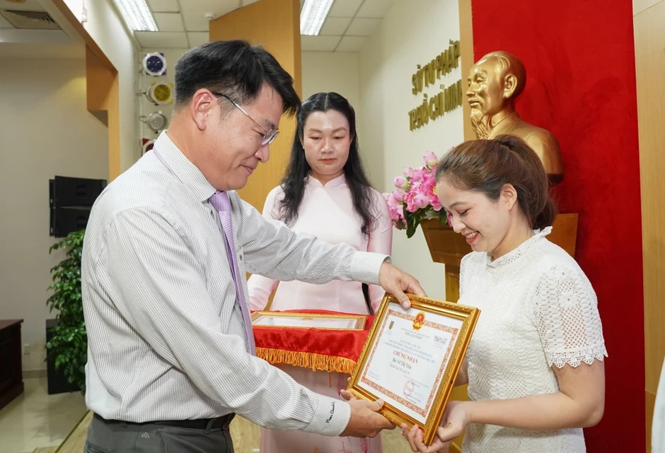 TP.HCM: Tưng bừng lễ trao giải Cuộc thi Công dân với bầu cử TP.HCM: Tưng bừng lễ trao giải Cuộc thi Công dân với bầu cử