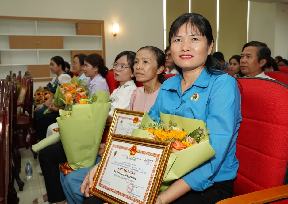 TP.HCM: Tưng bừng lễ trao giải Cuộc thi Công dân với bầu cử TP.HCM: Tưng bừng lễ trao giải Cuộc thi Công dân với bầu cử
