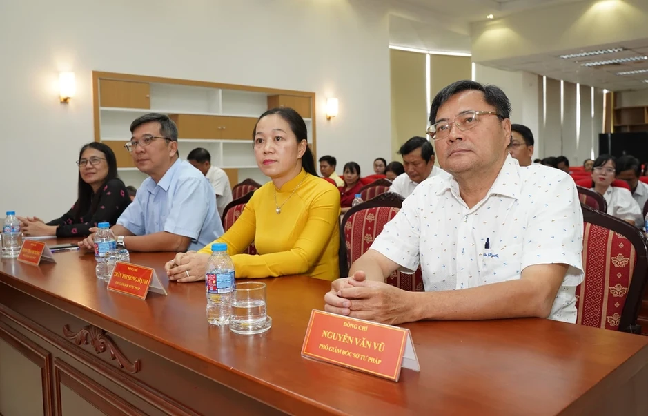 TP.HCM: Tưng bừng lễ trao giải Cuộc thi Công dân với bầu cử TP.HCM: Tưng bừng lễ trao giải Cuộc thi Công dân với bầu cử