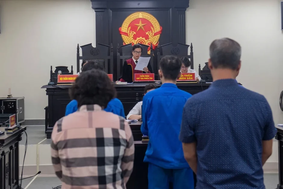 Trả hồ sơ điều tra bổ sung vụ 6 cựu cán bộ phường Thanh Trì nhận hối lộ Trả hồ sơ điều tra bổ sung vụ 6 cựu cán bộ phường Thanh Trì nhận hối lộ