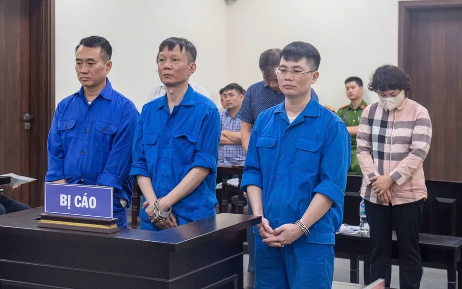 Trả hồ sơ điều tra bổ sung vụ 6 cựu cán bộ phường Thanh Trì nhận hối lộ Trả hồ sơ điều tra bổ sung vụ 6 cựu cán bộ phường Thanh Trì nhận hối lộ